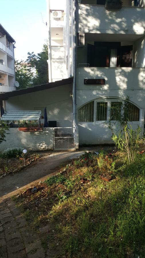 Apartman Garden Porec Bagian luar foto